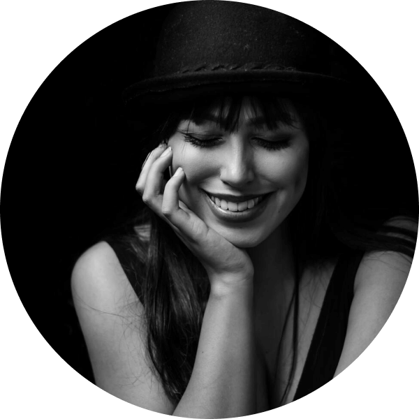 תמונת מציין מיקום עם אווטאר של המשתמש שכותב את העדות.